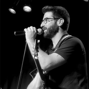 Véran Pascual guitare et voix